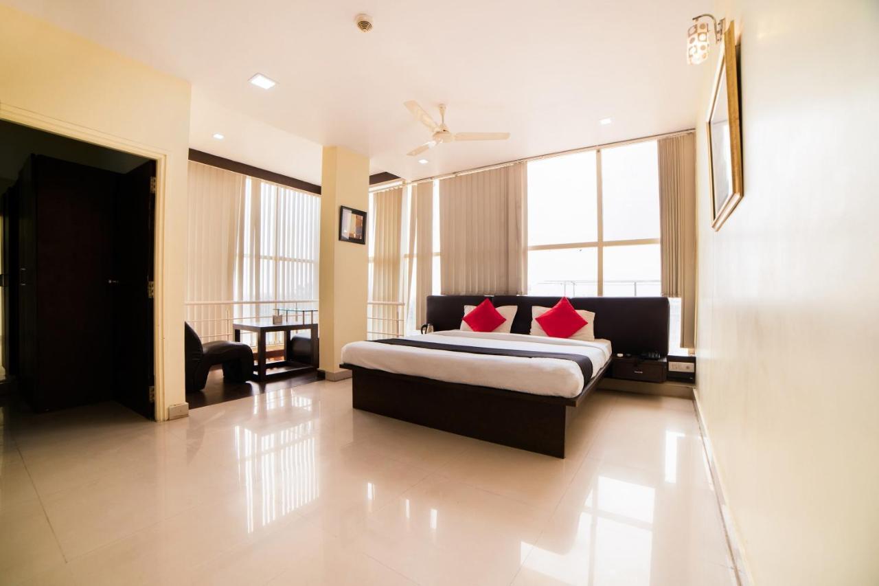 Super Capital O Raaga Grand Hotel Hyderabad Exterior photo