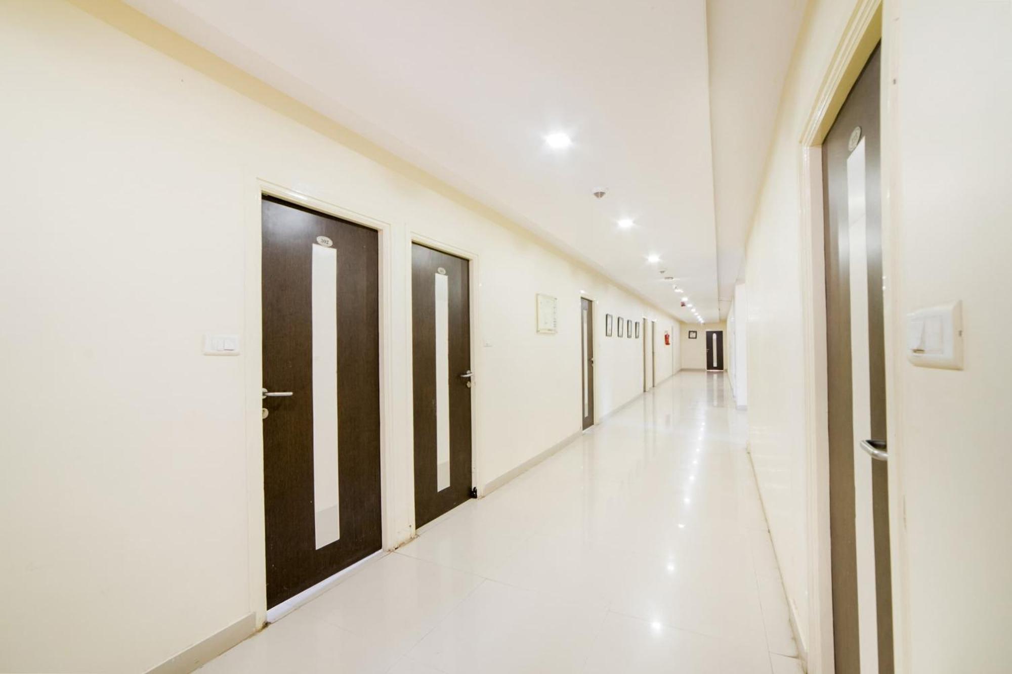 Super Capital O Raaga Grand Hotel Hyderabad Exterior photo